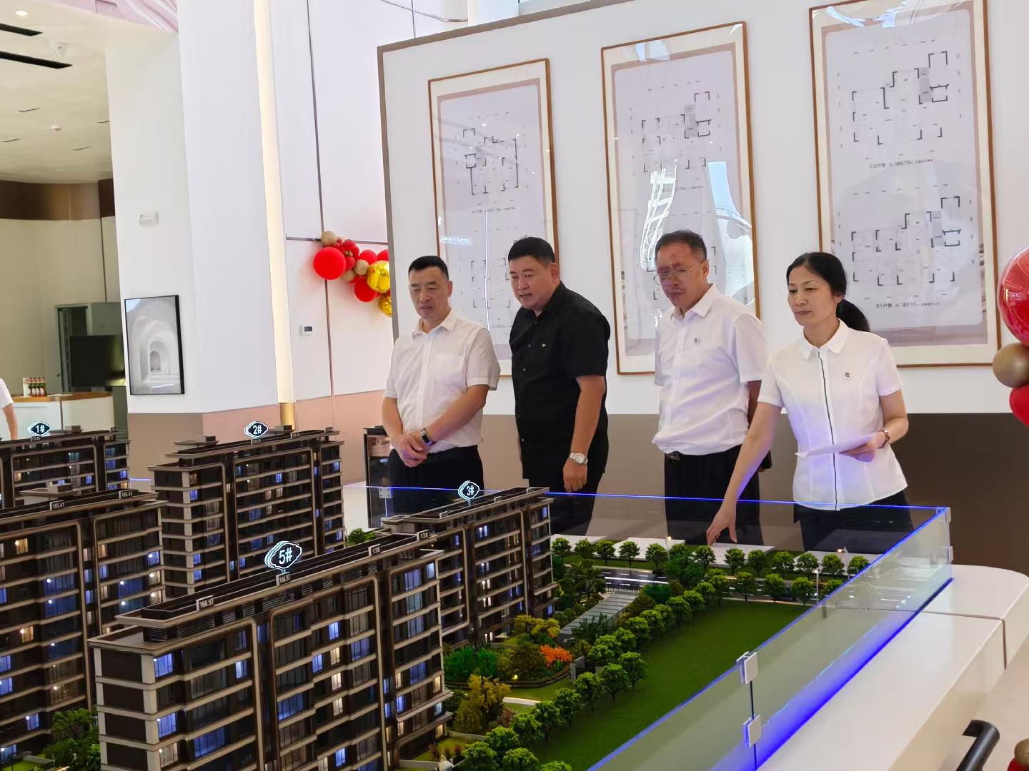 鹤岗市住房公积金管理中心与龙信房地产公司合作签约仪式